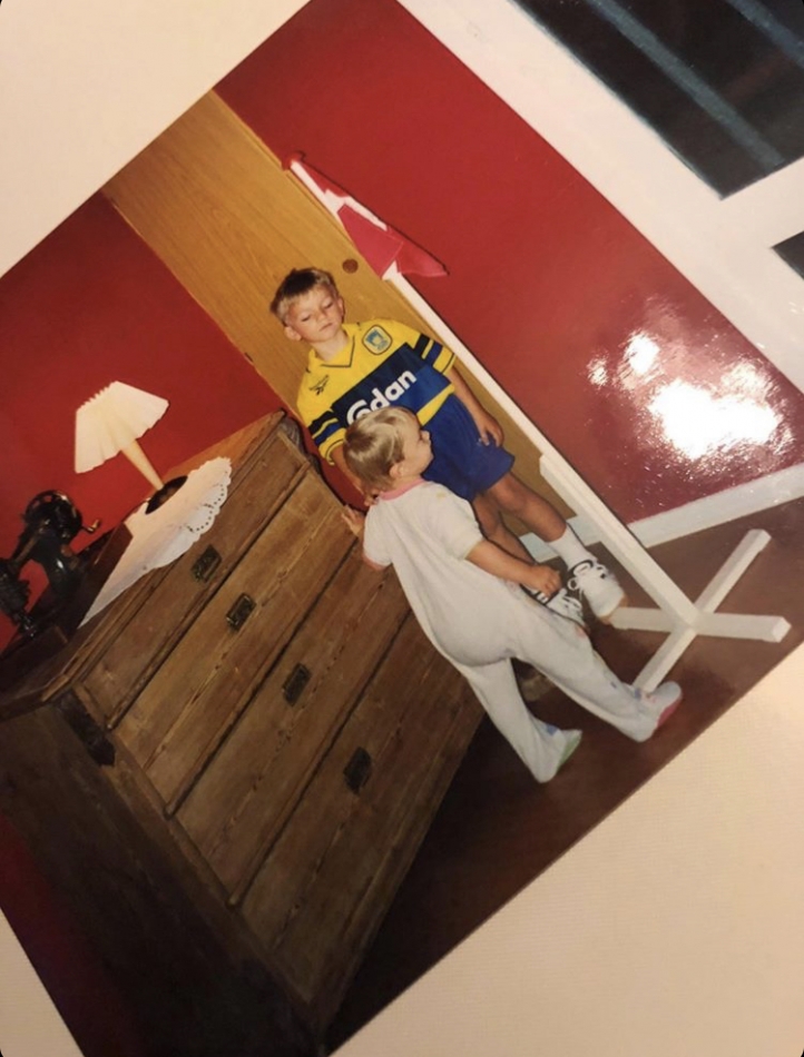Mikael Uhre i Brøndby-trøje på sin fem års fødselsdag.