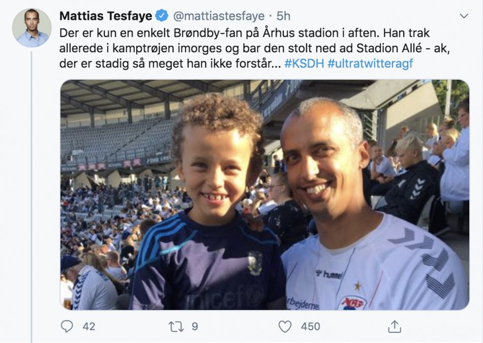 Mattias Tesfayes søn bar sin Brøndby-trøje på Aarhus Stadion.